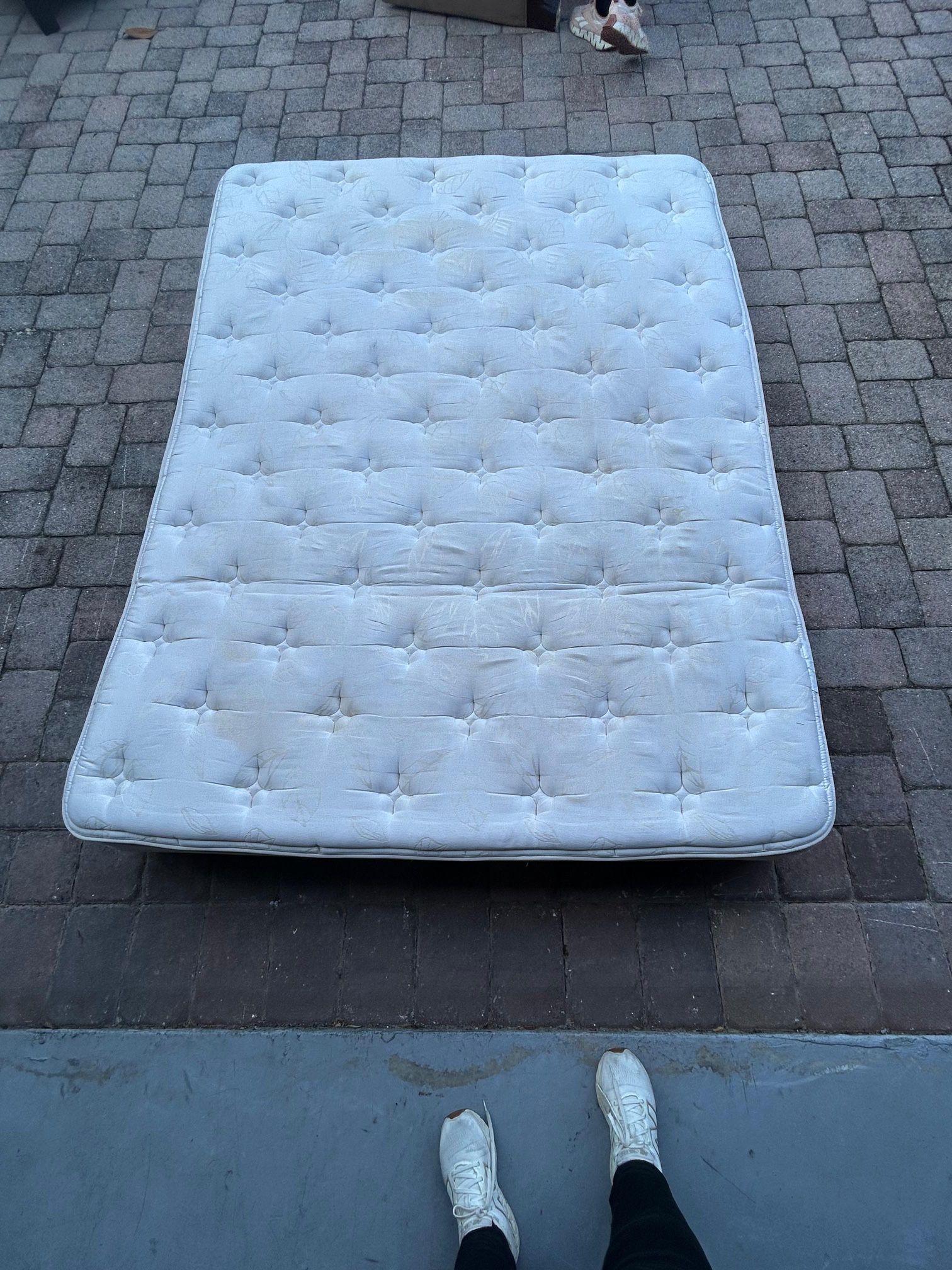 Mattres Queen Firme With Pillow top