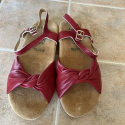 Women’s Sandals/ Red.  Size 5