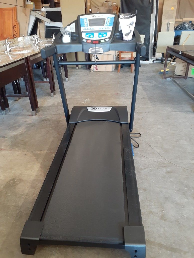 New XTERRA TR6.4 Treadmill $900 CASH