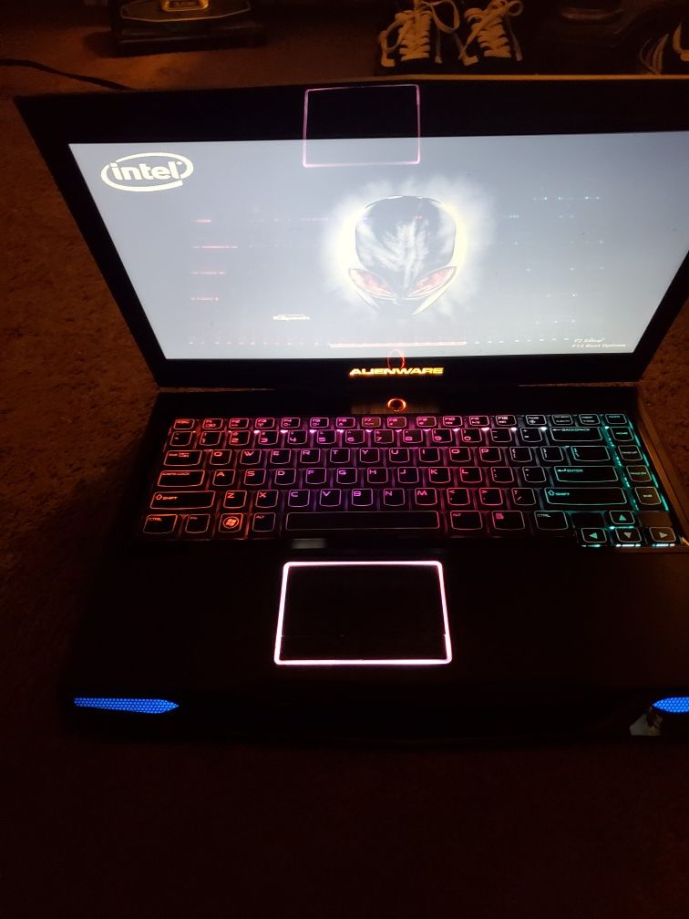 Alienware labtop m14x by DELL