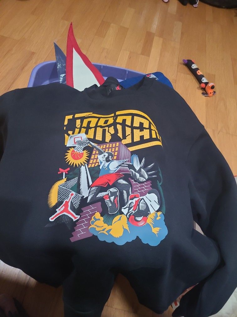 Nike Air Jordan Cracking the Backboard Fleece Sweatshirt Size L New Without Tags..