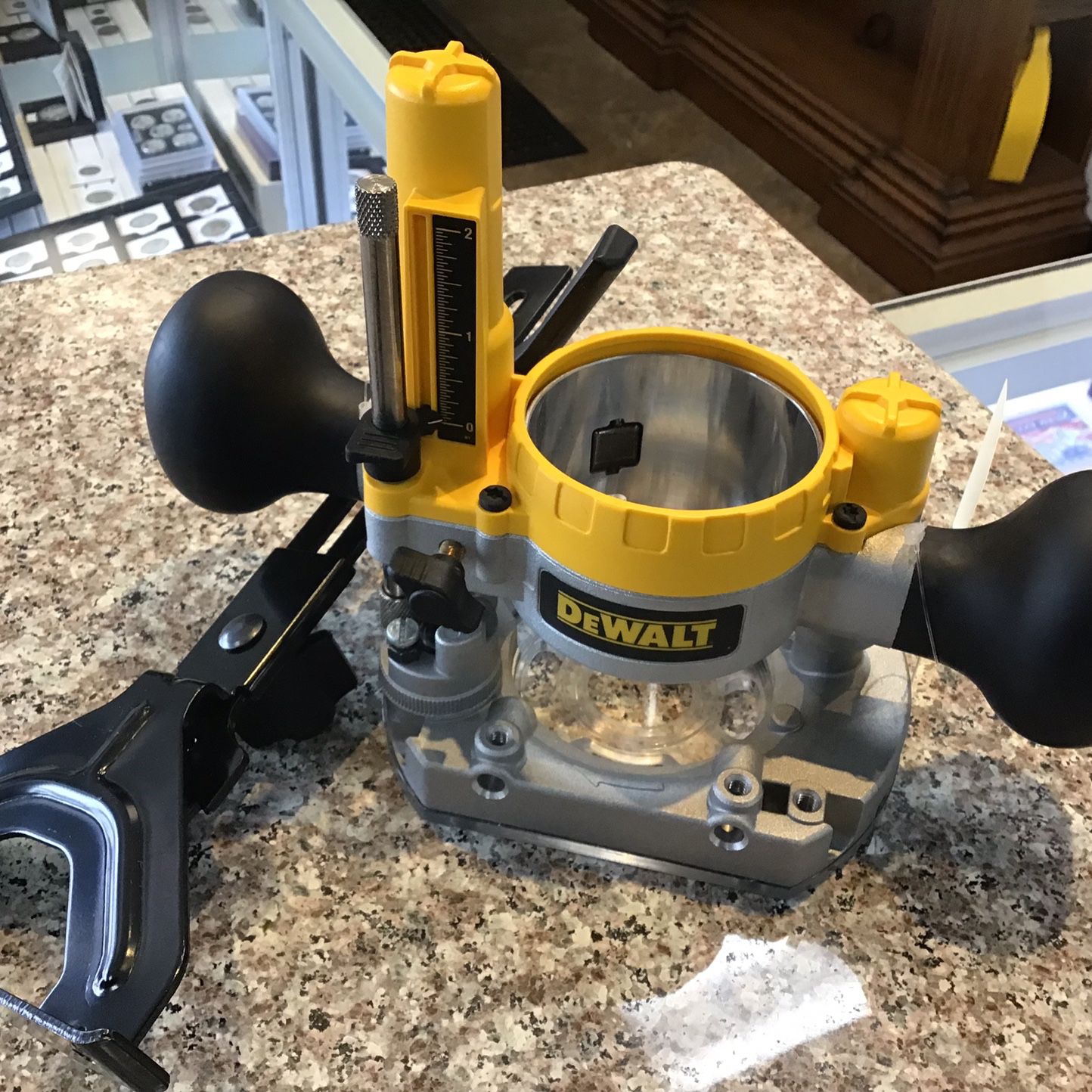 DEWALT Plunge Base for Compact Router for Sale in Willoughby, OH OfferUp