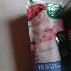 18 Vacuum Zipper Bags. 1 Quart Size