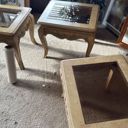 Mirror and three nightstands free pick up ASAP