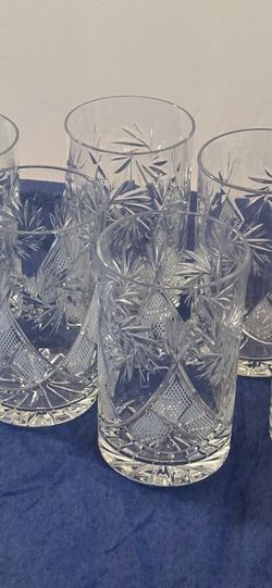 Russian  24% lead Crystal (6)