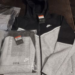 Nike Tech Sets