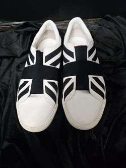 Burberry Cedbury Union Jack motif leather slip-on sneakers in black and white Size Mens 10.5, Woman12.5.