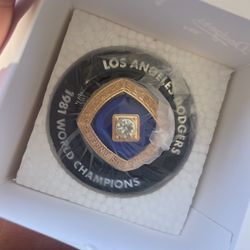 Fernando Valenzuela 1981 World Series Ring