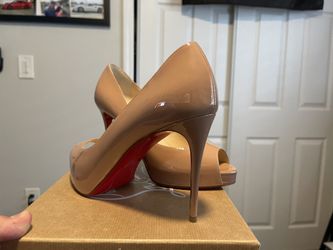 Christian Louboutin New Very Prive 100 Patent Leather Heel