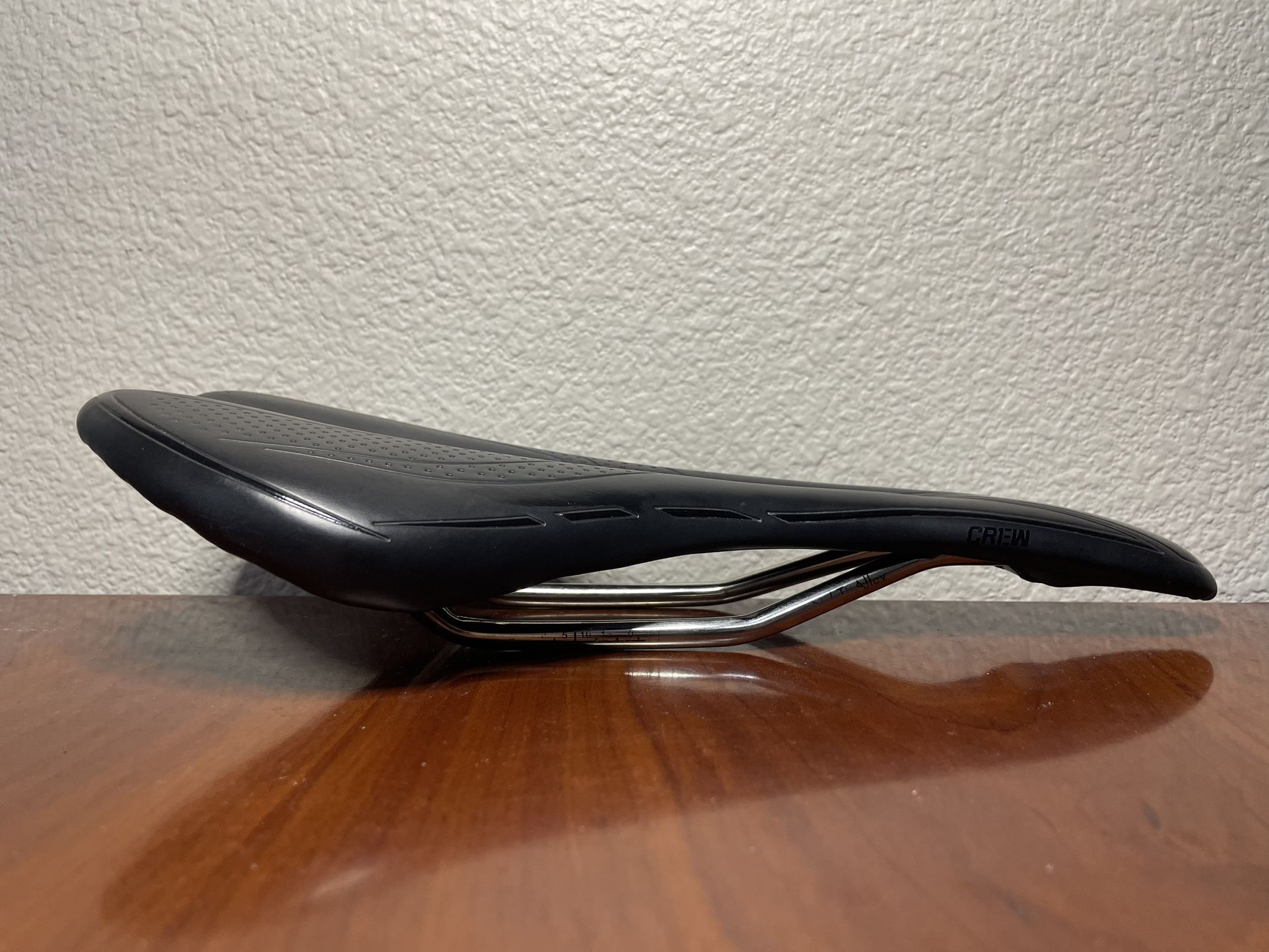 Crew Race Saddle for Road Bike/Fixed Gear