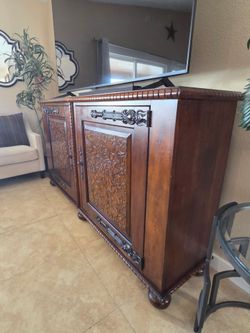 Beautiful entertainment center/buffet