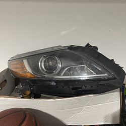 Lincoln Mks Left Headlight $350 