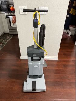 Nilfisk Advance SC100 Complete Upright Floor Scrubber