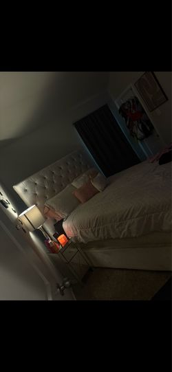 Queen size bed mattress and box spring
