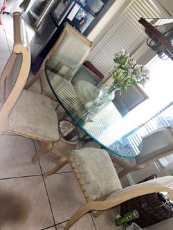 Broyhill glass pedestal table 5 chairs