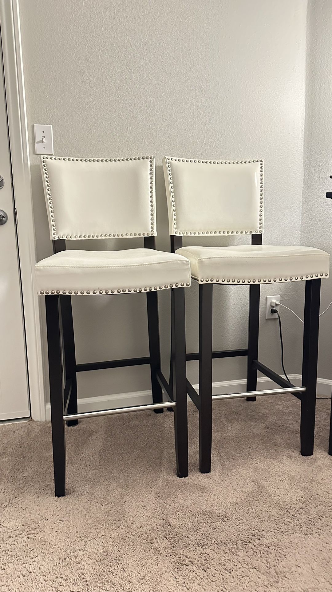 Set of 2 Modern Bar Stools – Excellent Condition!