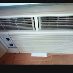 Window Air Conditioner 14.000 Btu.