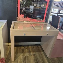 HELLO KITTY RGB MIRROR AND VANITY DESK $698 NO CREDIT NEEDED 120 DAYS SAME AS CASH 