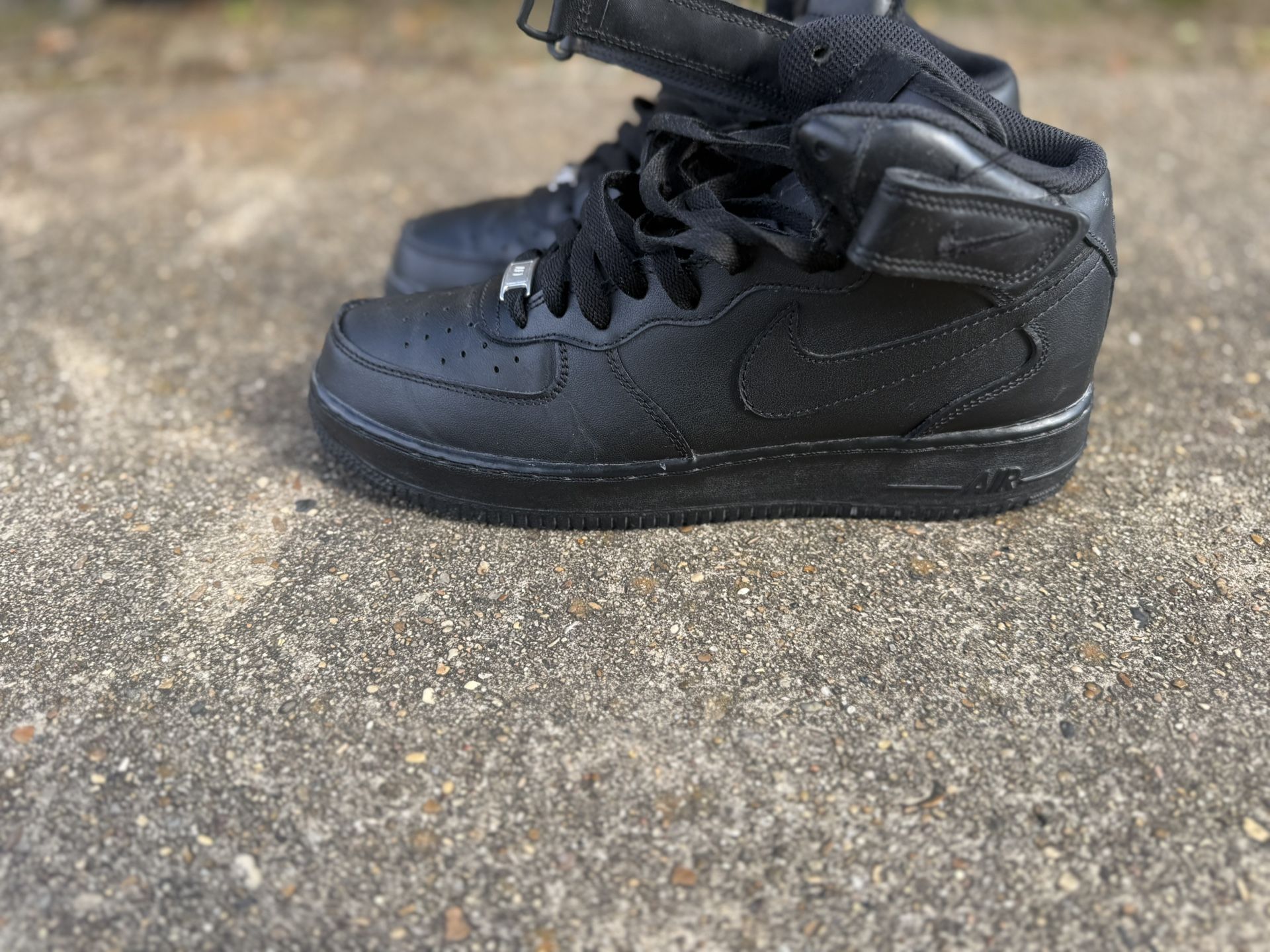 Black Nike Air Force Ones Mid