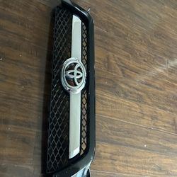  TRD Pro style grille for a Toyota 4Runner