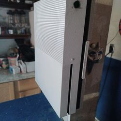 Xbox One S 1tB With Controllers  An Wall Mount