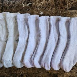 Woman's Hanes Crew Socks (SERIOUS BUYER PLEASE)