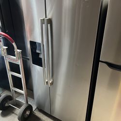 WHIRLPOOL REFRIGERATOR