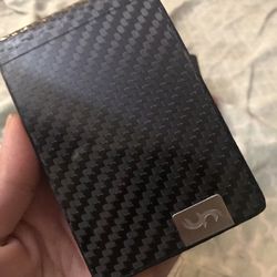Men’s Black Carbon Fiber Wallet