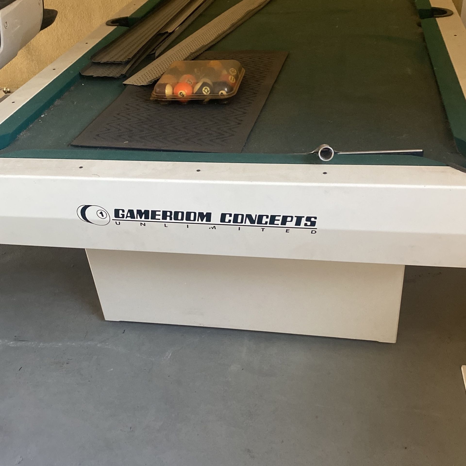 Outdoor Pool Table For Sale Needs Felt To Be Replaced