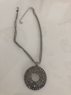 Marcasite circle pendant with necklace like new