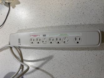Seven plug-in surge protector $10 like new