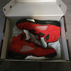 Jordan Ranging Bull 5s (2021)