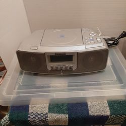 Like New Panasonic RC CD 500 CD Player Radio