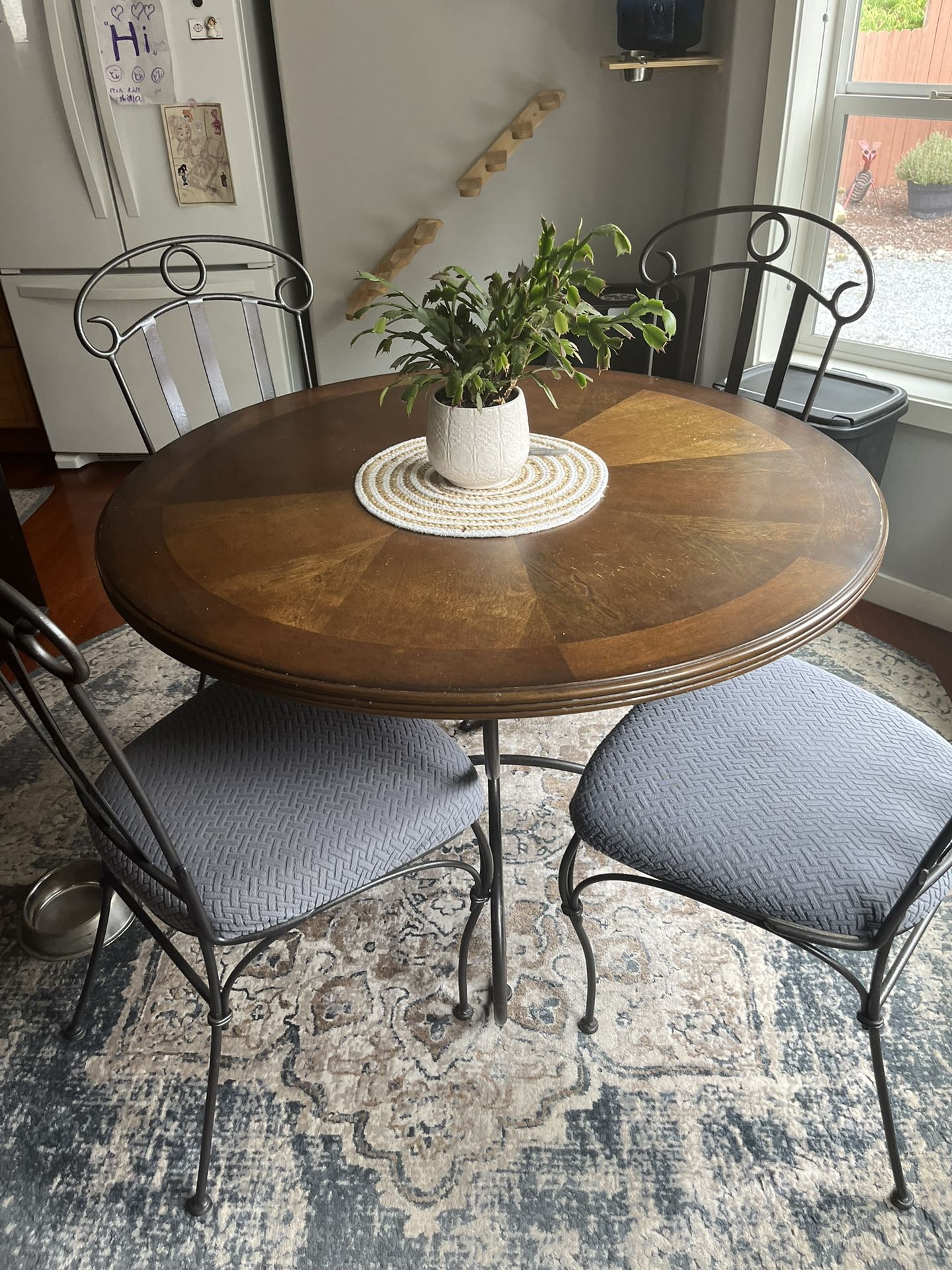 Kitchen/Dining table
