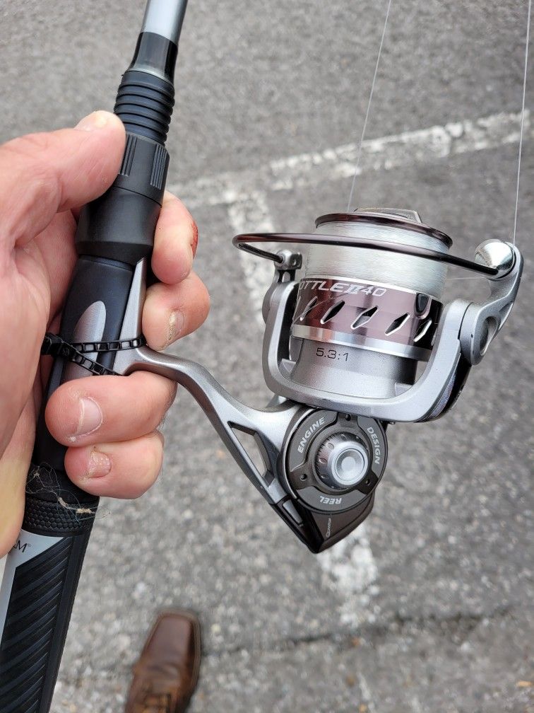 Twlo Quantum Throttle II 40 Fishing Rod and Reel Two of Them 