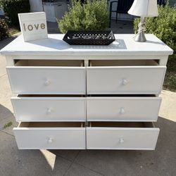 6 Drawer Dresser-read description 