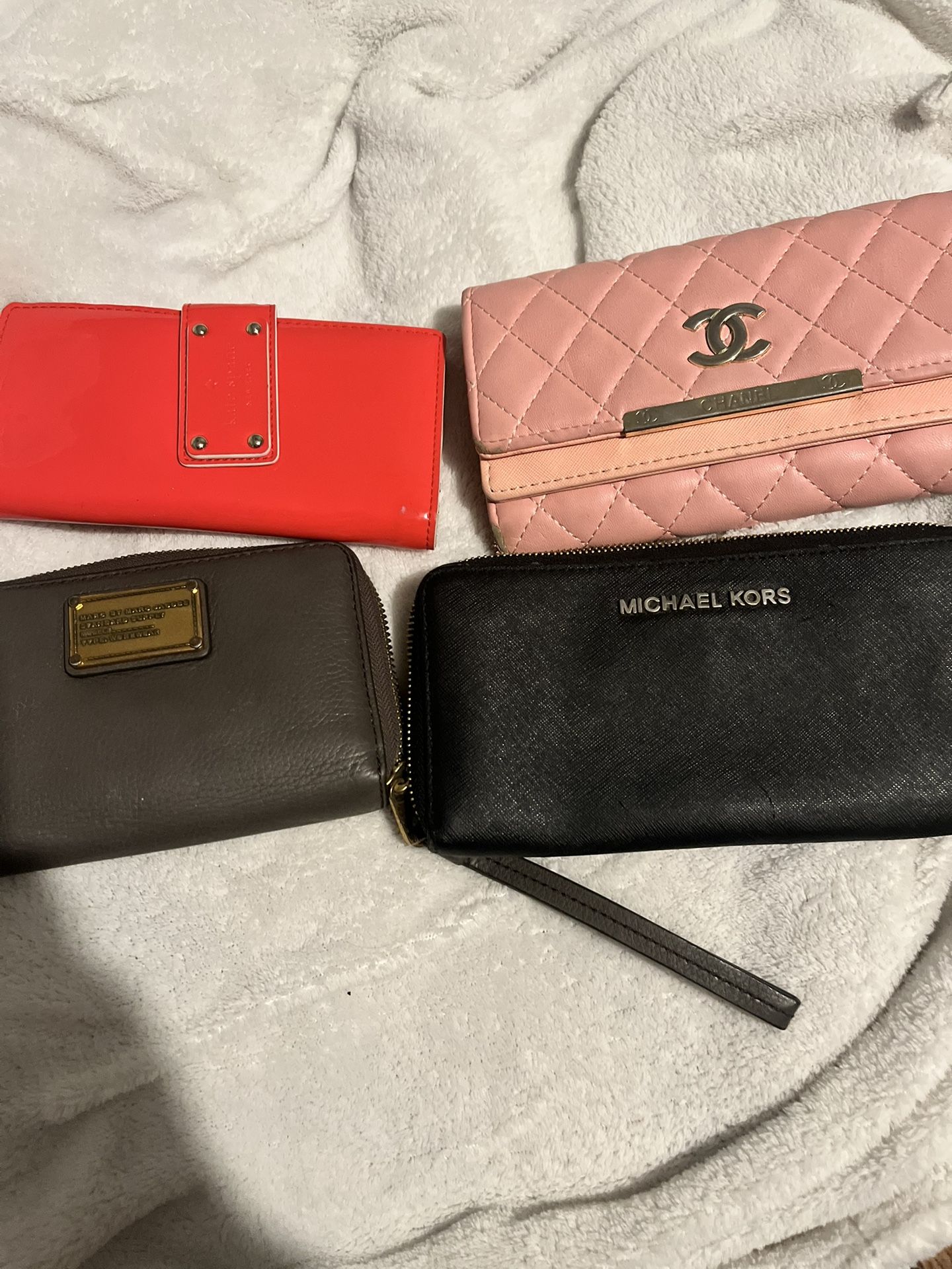 Wallets Marc Jacob’s Channel Kate Spade Michael Kors 