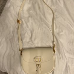 Dior Bobby Bag for Sale in Medley, FL - OfferUp