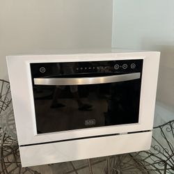 Black + Decker Countertop Dishwasher 