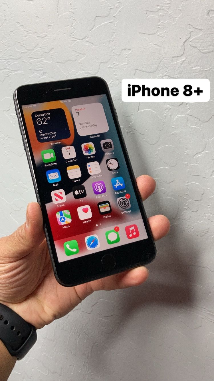 iPhone 8+ Plus. Like New And Unlocked!