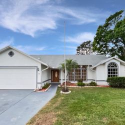 Stunning 3 Bedroom And 2 Bathroom House With Model Update
