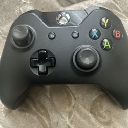 Black Xbox Controller 