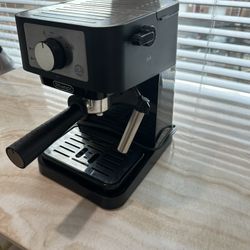 Expresso Machine With Frother 