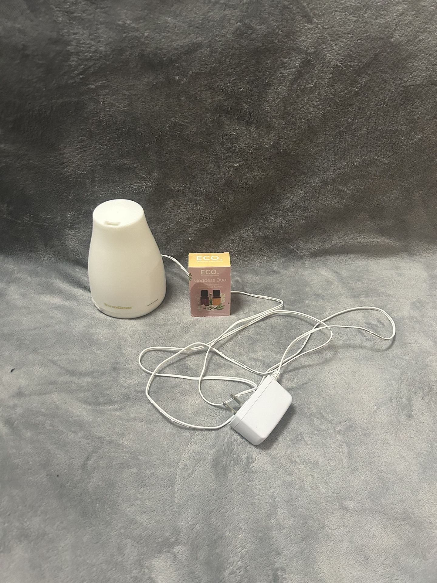 InnoGear Aromatherapy Essential Oil Diffuser & ECO Goddess Duo Essential Oils