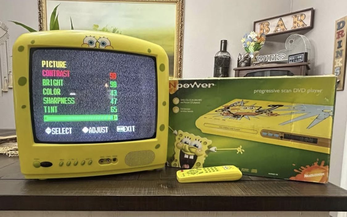 Vintage SpongeBob 13” Tv CRT With Original Remote In Working Condition With SpongeBob DVD player