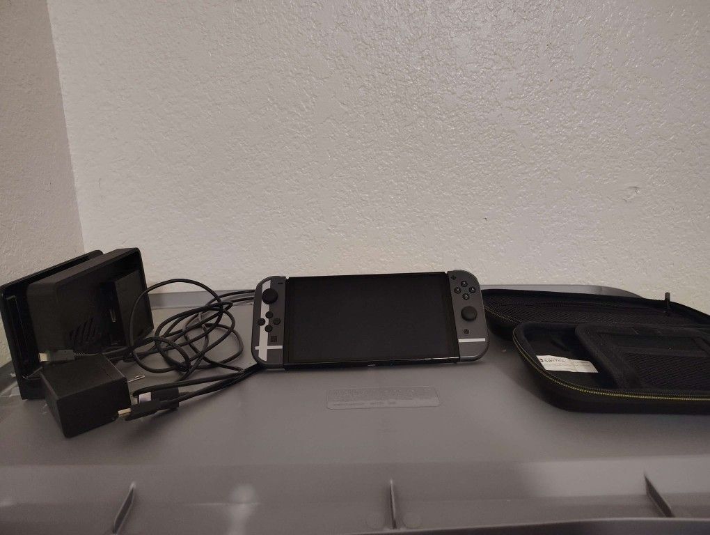 Switch OLED With Dock ,Case And Controller