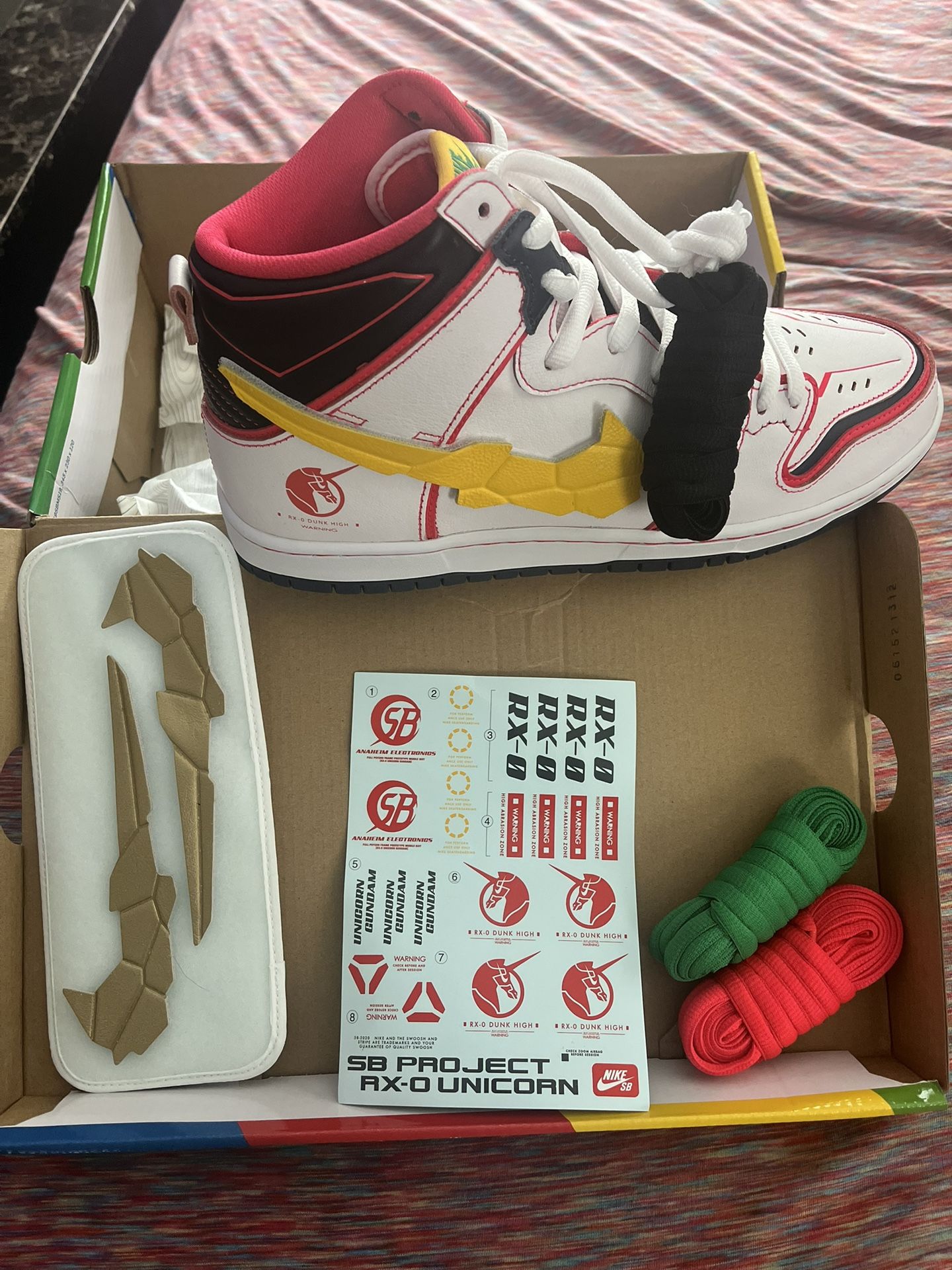 Nike SB Project Gundam “unicorn”