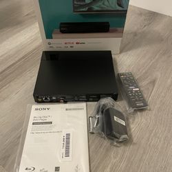 Sony Blu-ray DVD Player – Wi-Fi Built-in / Like New / Complete Set