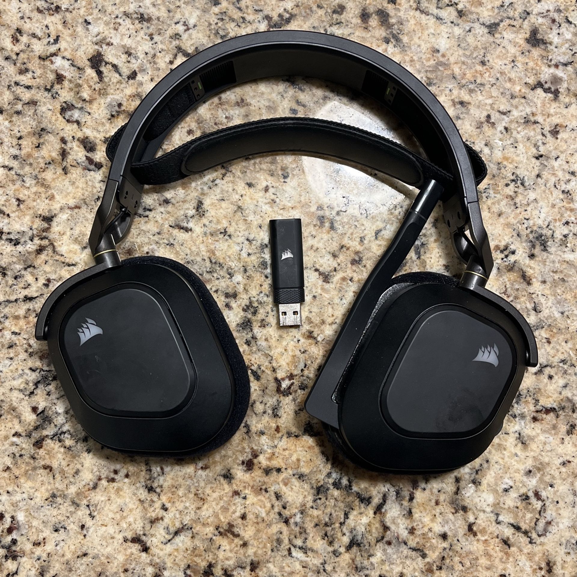 Corsair HS80 RGB Wireless Headphones