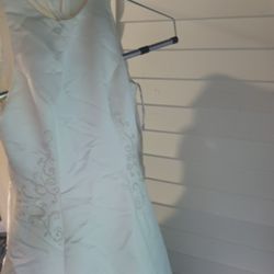 Amazing Deal On Wedding Gown 